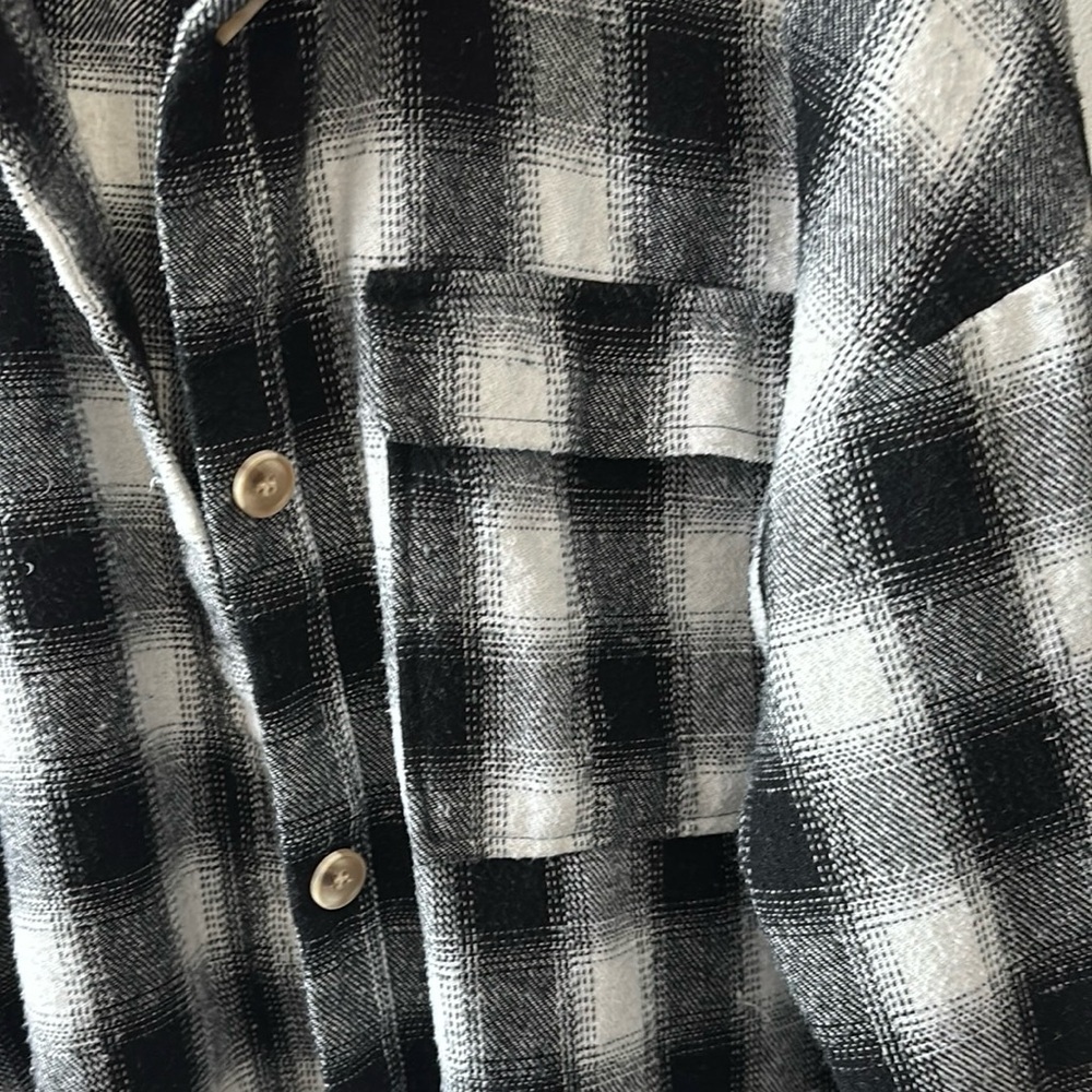 Plaid Shacket L Boyfriend Fit Black/White Cropped Raw Hem Grunge Streetwear BTS - Picture 11 of 12